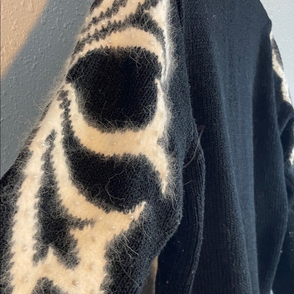 Vintage Christine Black & White Fuzzy Knit Cardigan, Beaded Button  Size M - Picture 10 of 12